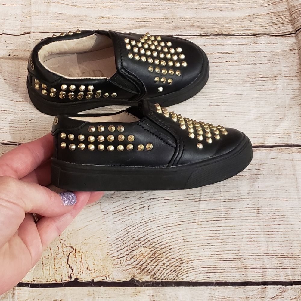 AKID Shoes   - Picture 2 of 10